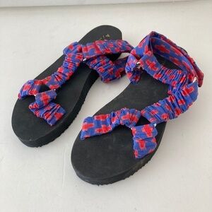 NWOT Anthropologie Mariel Sport Patterned Blue & Red Fabric Sandals Size 38